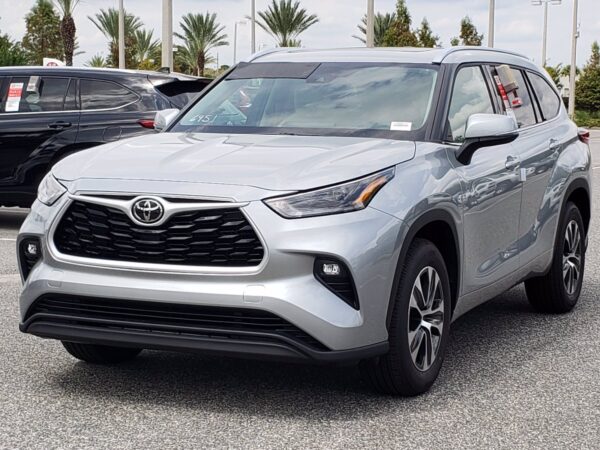 Toyota Highlander 2021 - Image 2