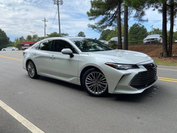 2020 TOYOTA AVALON - Image 3